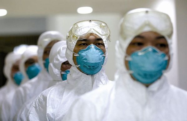 Медицинские работники китайцы